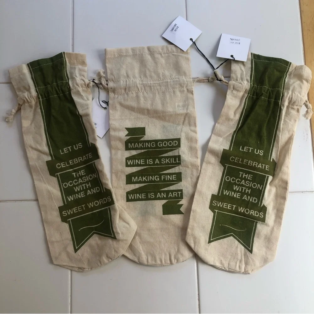 NWT Cotton wine bags, set of three, ‘celebrate’
